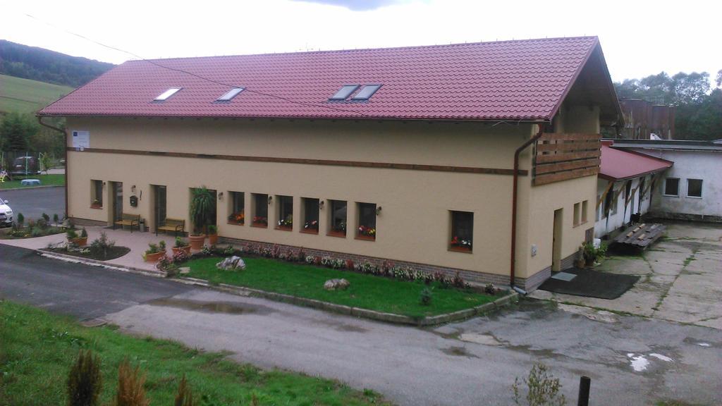 Hotel Penzion Drienovkou Považská Bystrica Zewnętrze zdjęcie